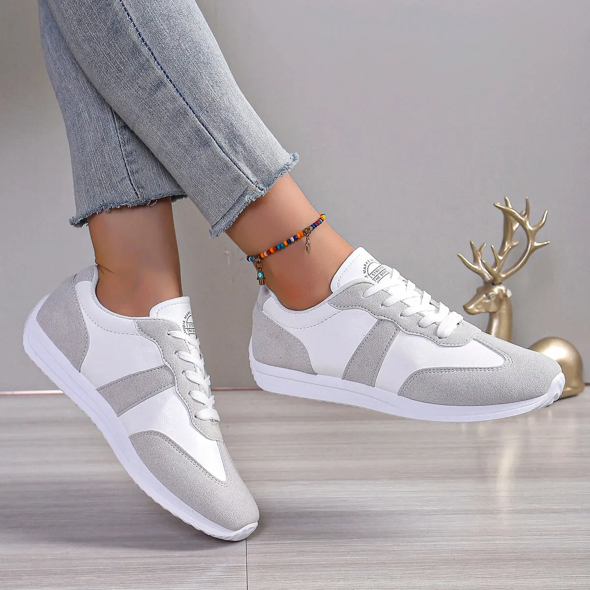Lightweight Casual Sneakers For Women Fashion Flat Heels Lace Up Walking Shoes Woman Comfortable Soft Sole Sports Flats Trainers