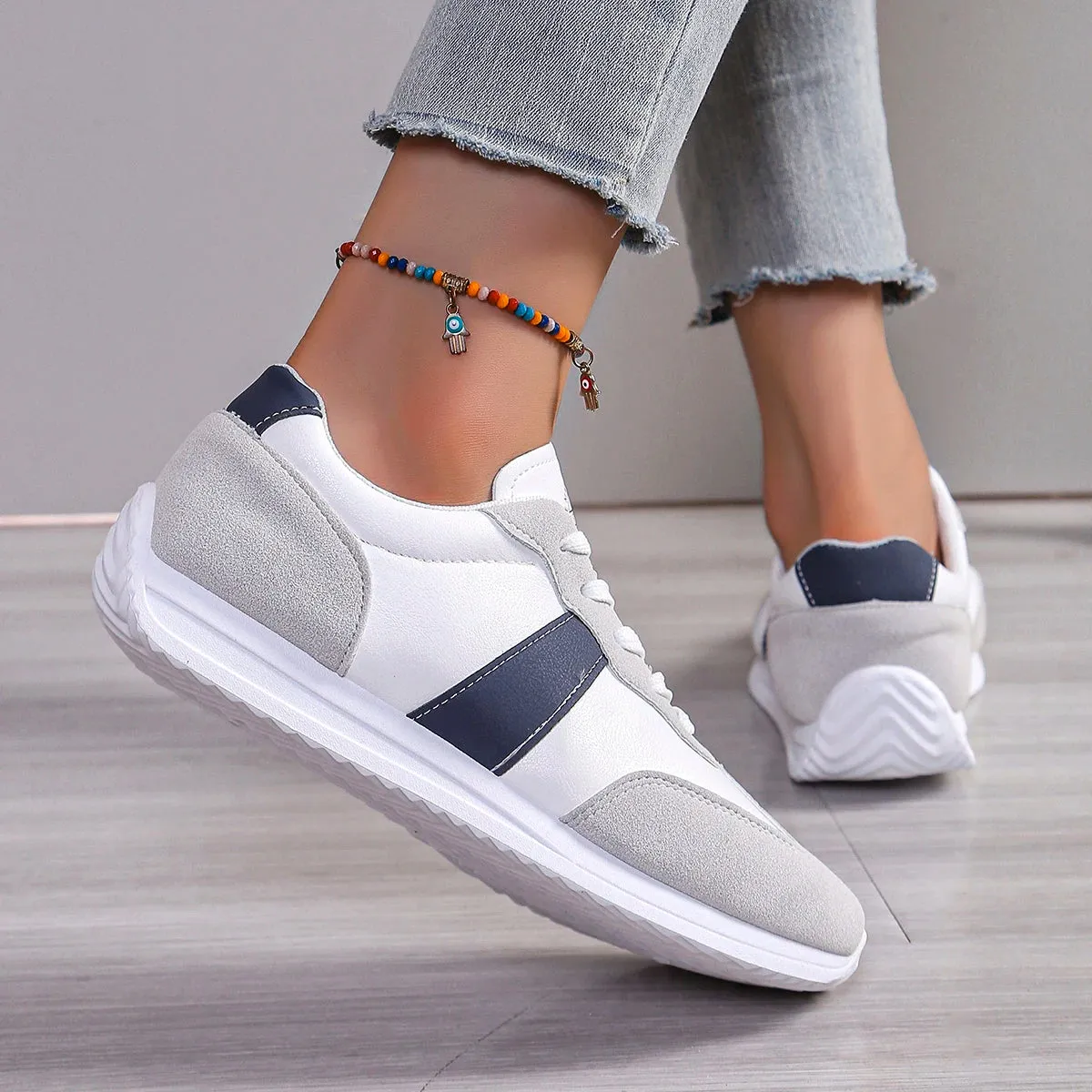 Lightweight Casual Sneakers For Women Fashion Flat Heels Lace Up Walking Shoes Woman Comfortable Soft Sole Sports Flats Trainers
