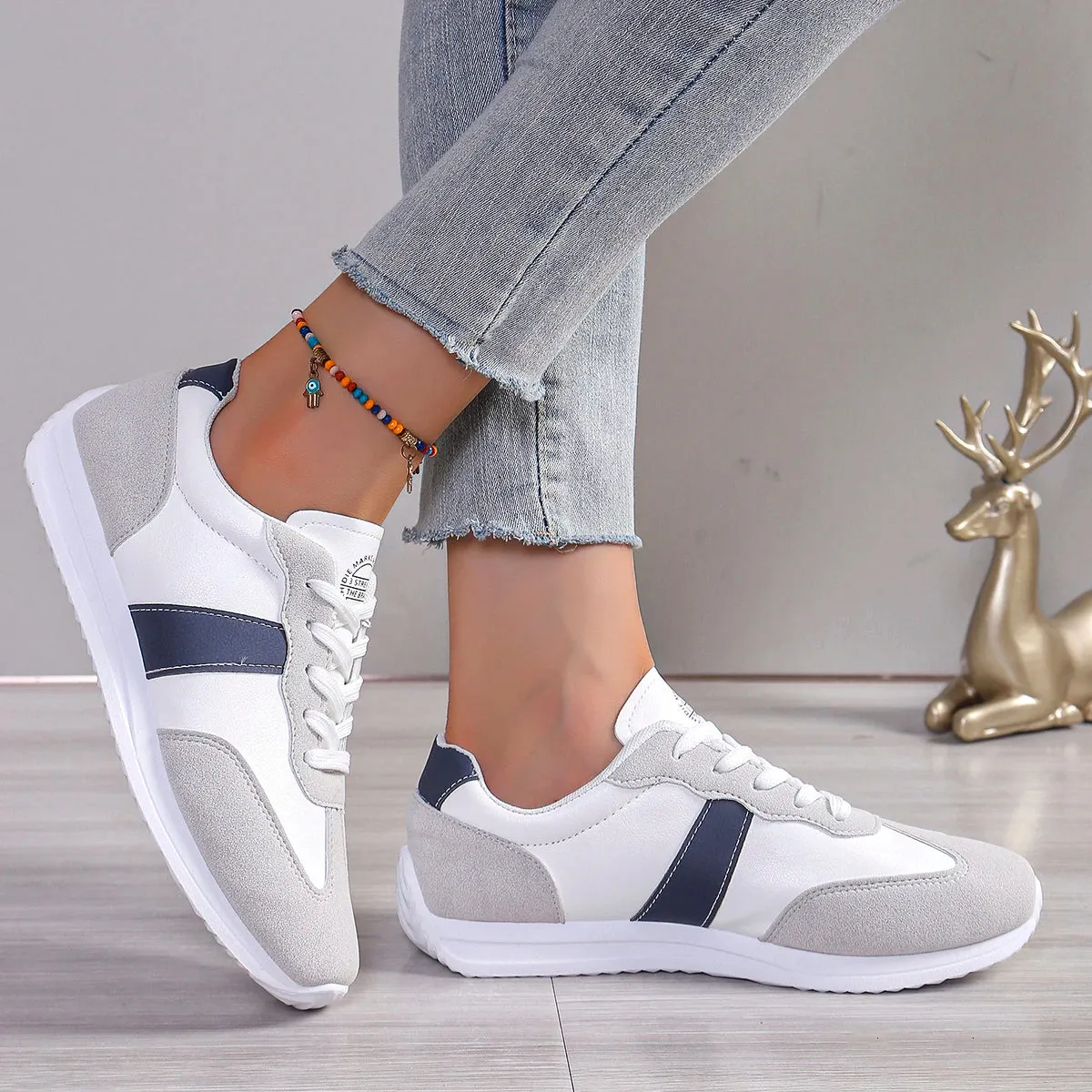 Lightweight Casual Sneakers For Women Fashion Flat Heels Lace Up Walking Shoes Woman Comfortable Soft Sole Sports Flats Trainers