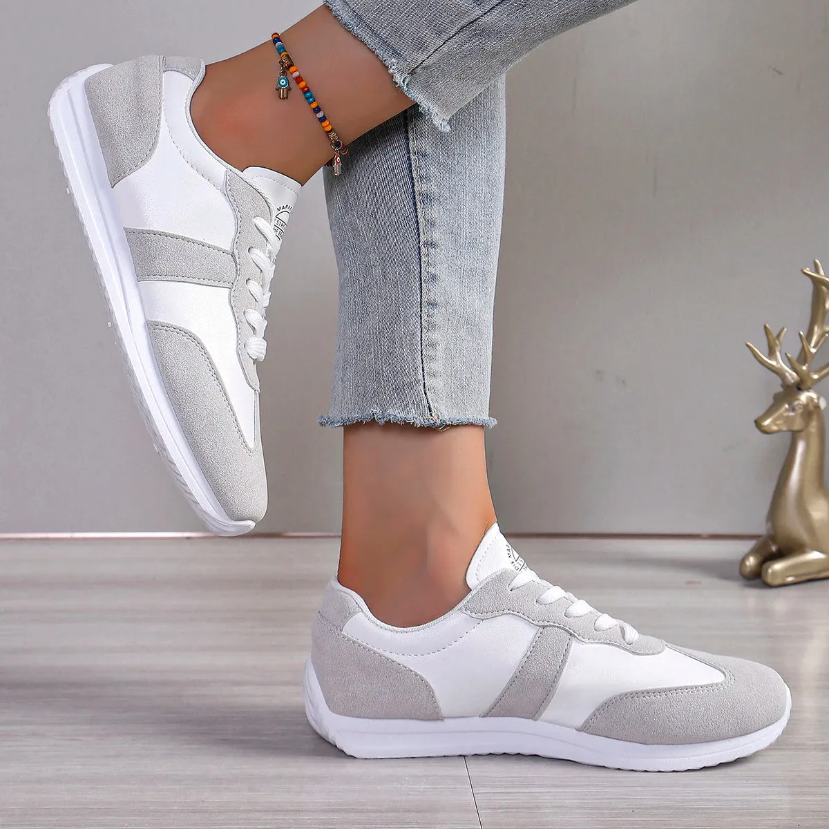 Lightweight Casual Sneakers For Women Fashion Flat Heels Lace Up Walking Shoes Woman Comfortable Soft Sole Sports Flats Trainers