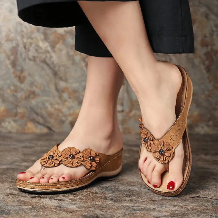 Retro Slope With Casual Flip-Flops - Women's shoes